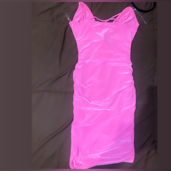 Pink bodycon dress - Picture 3 of 3